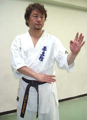 館長 羽山威行